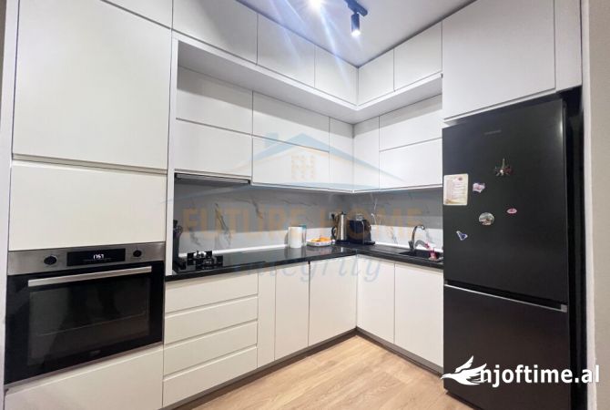 Shtepi ne shitje Apartament ne Tirane, 2+1, Mobilimi E mobiluar, Pagesa 153,000  Euro.