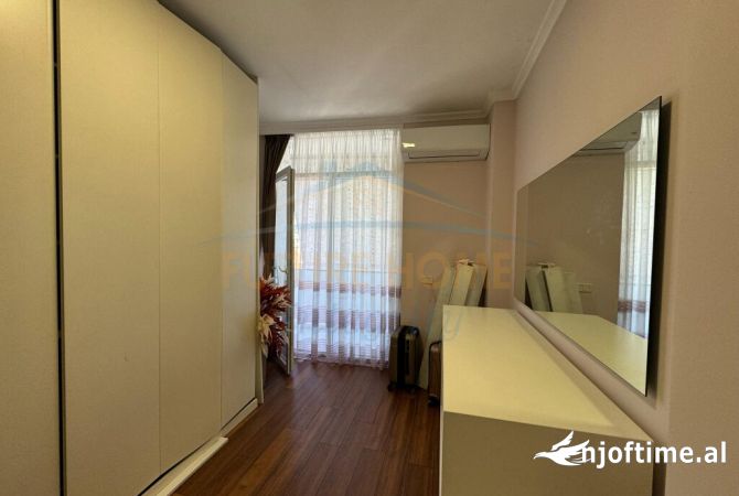 Shtepi ne shitje Apartament ne Tirane, 2+1, Mobilimi E mobiluar, Pagesa 210,000  Euro.