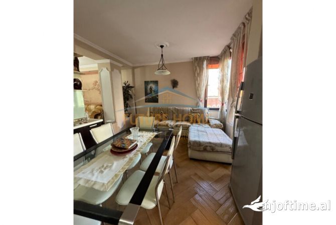 Shtepi ne shitje Apartament ne Tirane, 2+1, Mobilimi E mobiluar, Pagesa 325,000  Euro.