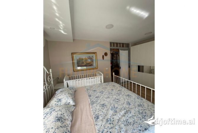 Shtepi ne shitje Apartament ne Tirane, 3+1, Mobilimi E mobiluar, Pagesa 240,000  Euro.