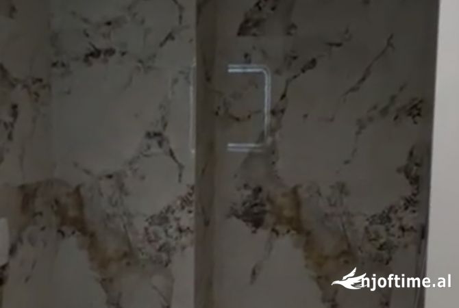 Shtepi ne shitje Apartament ne Tirane, 1+1, Mobilimi E mobiluar, Pagesa 125,000  Euro.