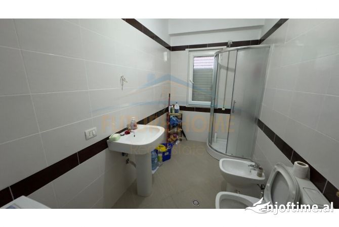 Shtepi me qera 2+1 ne Tirane - 400 Euro