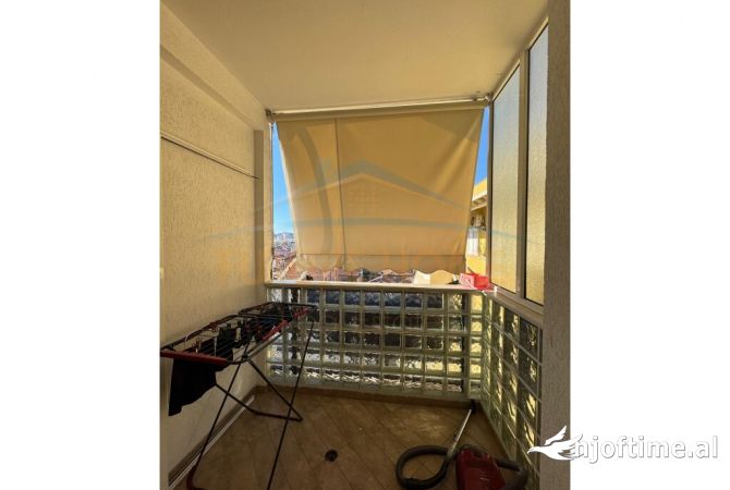 Shtepi ne shitje Apartament ne Tirane, 2+1, Mobilimi Bosh, pa mobiluar, Pagesa 220,000  Euro.