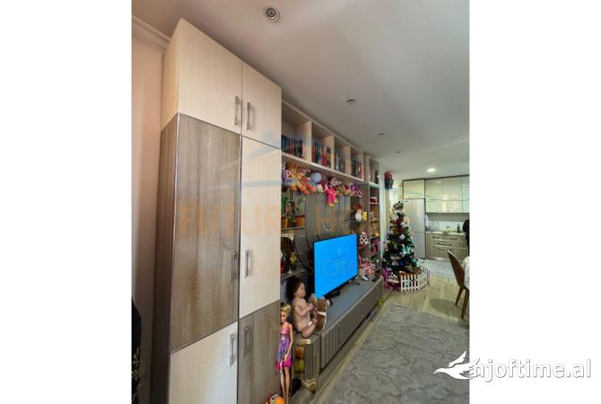 Shtepi ne shitje Apartament ne Tirane, 2+1, Mobilimi Bosh, pa mobiluar, Pagesa 220,000  Euro.