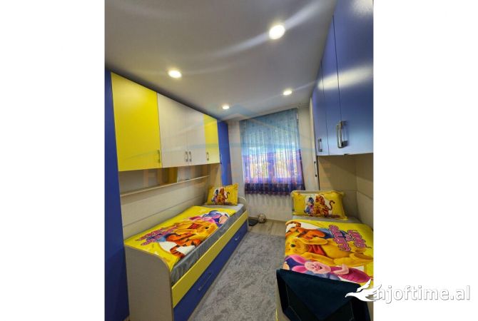 Shtepi ne shitje Apartament ne Tirane, 2+1, Mobilimi Bosh, pa mobiluar, Pagesa 220,000  Euro.