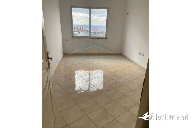 Shtepi ne shitje Apartament ne Tirane, 1+1, Mobilimi Bosh, pa mobiluar, Pagesa 85,000  Euro.