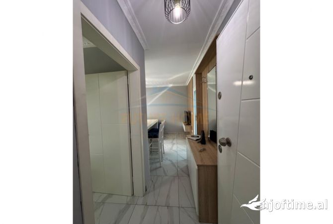 Shtepi me qera Apartament ne Tirane, 1+1, Mobilimi E mobiluar, Pagesa 550  Euro.