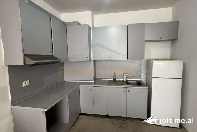 Shtepi me qera Apartament ne Tirane, 2+1, Mobilimi E mobiluar, Pagesa 450  Euro.