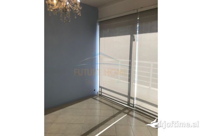 Shtepi ne shitje Apartament ne Tirane, 1+1, Mobilimi Bosh, pa mobiluar, Pagesa 145,000  Euro.