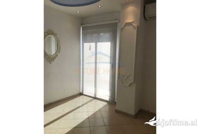 Shtepi ne shitje Apartament ne Tirane, 1+1, Mobilimi Bosh, pa mobiluar, Pagesa 145,000  Euro.
