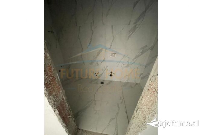 Shtepi ne shitje Apartament ne Tirane, 1+1, Mobilimi Bosh, pa mobiluar, Pagesa 157,290  Euro.