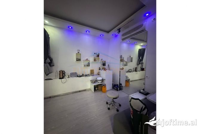	Shitet, Biznes, Parukeri, Blloku, Tirane