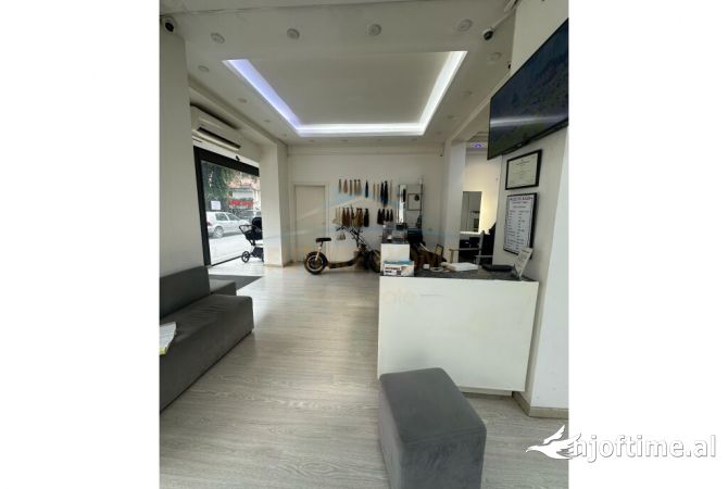 	Shitet, Biznes, Parukeri, Blloku, Tirane