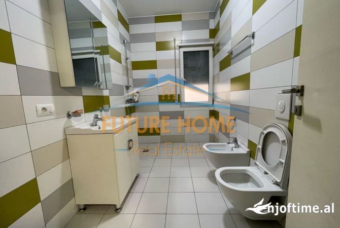 Shtepi me qera Vila Luksoze ne Tirane, 3+1, Mobilimi E mobiluar, Pagesa 2,200  Euro.