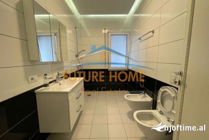 Shtepi me qera Vila Luksoze ne Tirane, 3+1, Mobilimi E mobiluar, Pagesa 2,200  Euro.