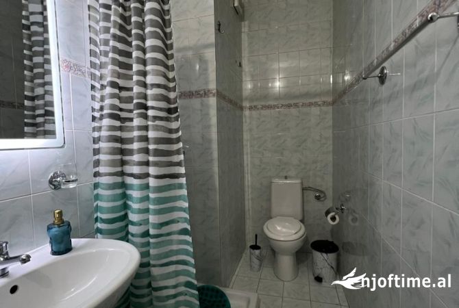 Shtepi me qera Apartament ne Tirane, 2+1, Mobilimi E mobiluar, Pagesa 700  Euro.
