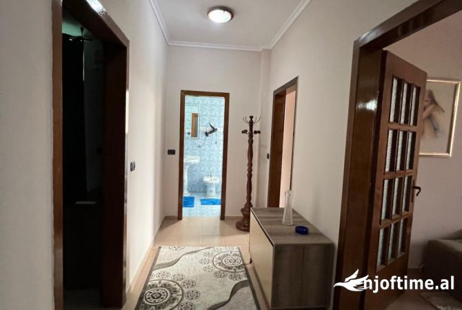 Shtepi me qera Apartament ne Tirane, 2+1, Mobilimi E mobiluar, Pagesa 700  Euro.