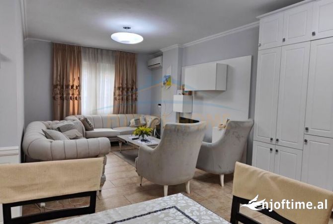 Shtepi me qera Apartament ne Tirane, 2+1, Mobilimi E mobiluar, Pagesa 600  Euro.