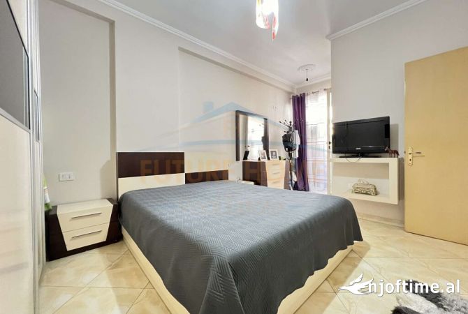 Shtepi ne shitje Apartament ne Tirane, 2+1, Mobilimi E mobiluar, Pagesa 132,000  Euro.