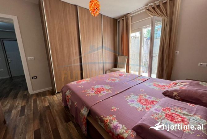 Shtepi ne shitje Apartament ne Tirane, 2+1, Mobilimi E mobiluar, Pagesa 130,000  Euro.