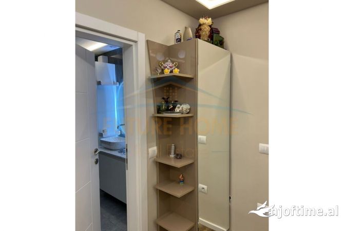 Shtepi ne shitje Apartament ne Tirane, 2+1, Mobilimi E mobiluar, Pagesa 130,000  Euro.