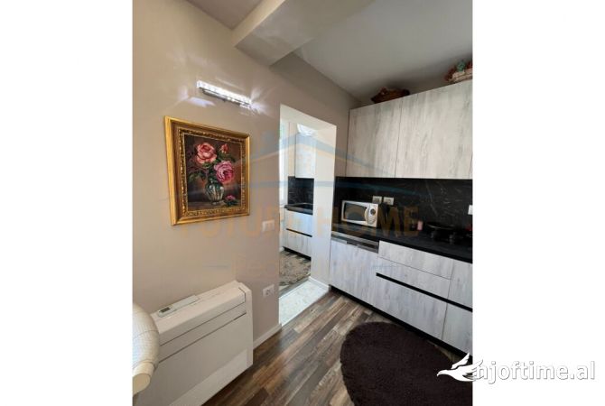 Shtepi ne shitje Apartament ne Tirane, 2+1, Mobilimi E mobiluar, Pagesa 130,000  Euro.