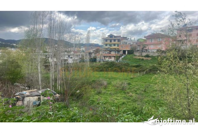 Truall ose Toke  ne Tirane - 108,000 Euro