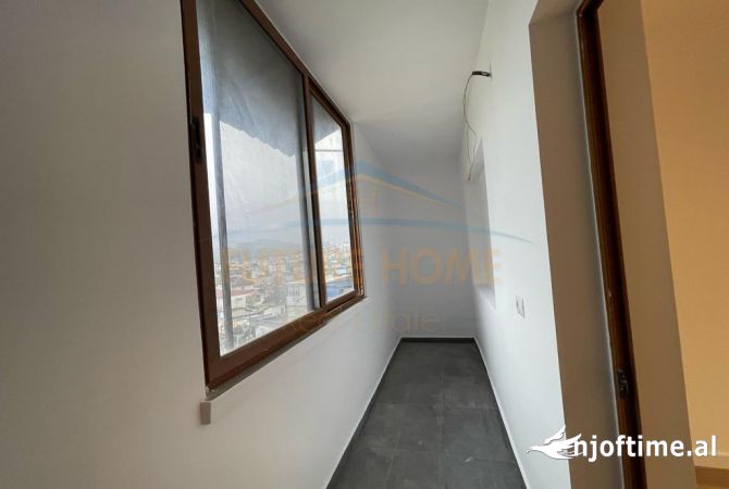 Shtepi ne shitje Apartament ne Tirane, 2+1, Mobilimi Bosh, pa mobiluar, Pagesa 118,000  Euro.