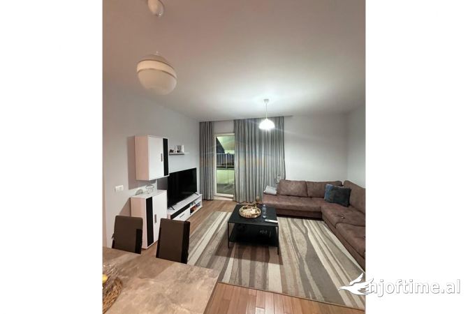 Shtepi ne shitje Apartament ne Tirane, 2+1, Mobilimi Bosh, pa mobiluar, Pagesa 140,000  Euro.