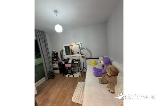 Shtepi ne shitje Apartament ne Tirane, 2+1, Mobilimi Bosh, pa mobiluar, Pagesa 140,000  Euro.