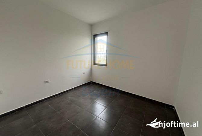 Shtepi ne shitje Apartament ne Tirane, 3+1, Mobilimi Bosh, pa mobiluar, Pagesa 286,000  Euro.