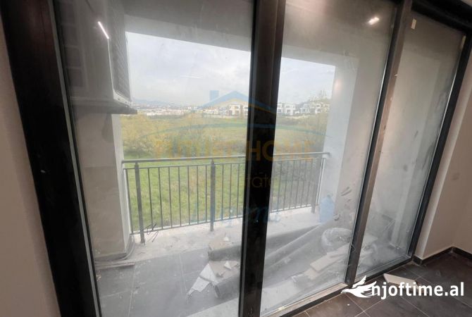 Shtepi ne shitje Apartament ne Tirane, 3+1, Mobilimi Bosh, pa mobiluar, Pagesa 286,000  Euro.