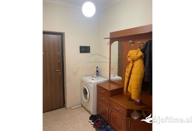 Shtepi me qera Apartament ne Tirane, 1+1, Mobilimi E mobiluar, Pagesa 350  Euro.