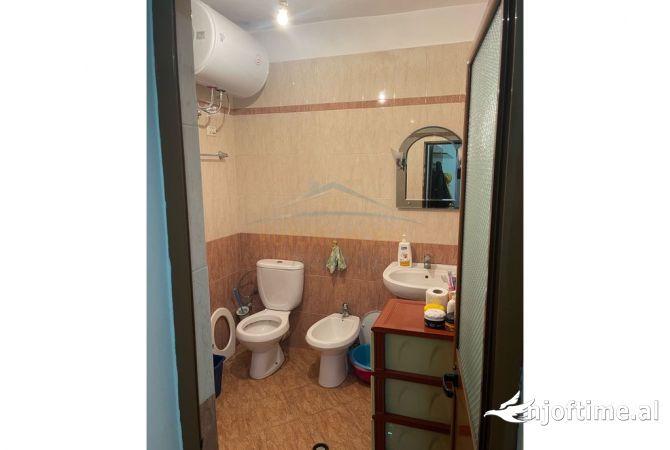 Shtepi me qera Apartament ne Tirane, 1+1, Mobilimi E mobiluar, Pagesa 350  Euro.
