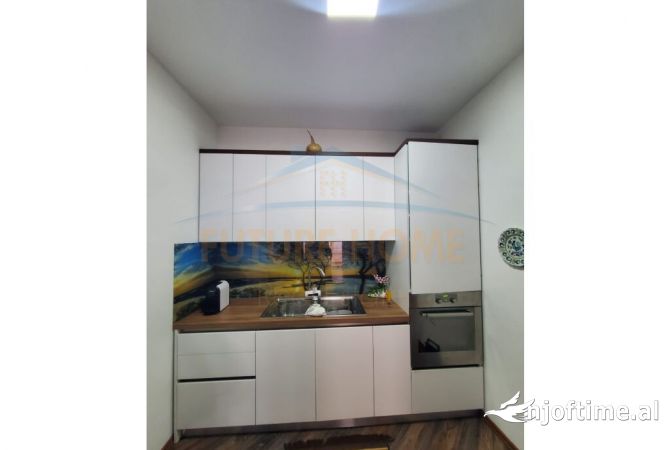 Shtepi ne shitje Apartament ne Tirane, 2+1, Mobilimi E mobiluar, Pagesa 130,000  Euro.