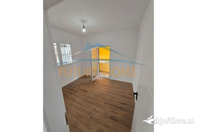 Shtepi ne shitje Apartament ne Tirane, 2+1, Mobilimi Bosh, pa mobiluar, Pagesa 120,000  Euro.