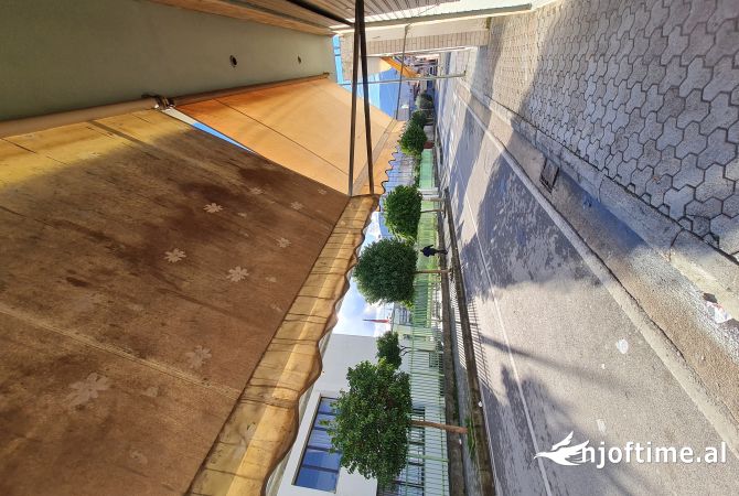 Jepet Me Qera,Rruga Telegrafi,Perball me 2 Shkolla