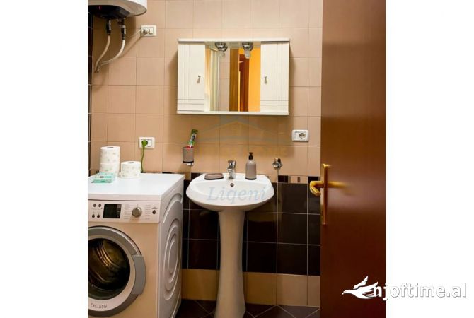 Shtepi me qera Apartament ne Tirane, 1+1, Mobilimi E mobiluar, Pagesa 600  Euro.