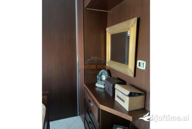 Shtepi ne shitje Apartament ne Tirane, 2+1, Mobilimi E mobiluar, Pagesa 105,000  Euro.