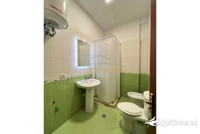 Shtepi ne shitje Apartament ne Tirane, 1+1, Mobilimi E mobiluar, Pagesa 103,000  Euro.