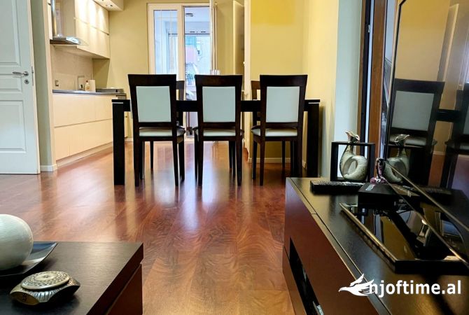 Shtepi me qera 2+1 ne Tirane - 800 Euro
