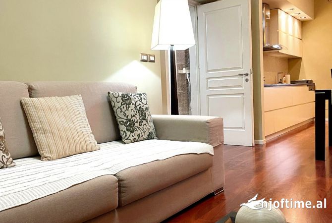 Shtepi me qera 2+1 ne Tirane - 800 Euro