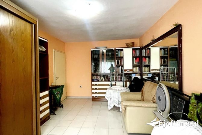 Shtepi me qera Apartament ne Tirane, 1+1, Mobilimi E mobiluar, Pagesa 600  Euro.