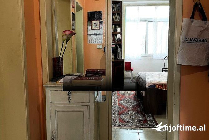 Shtepi me qera Apartament ne Tirane, 1+1, Mobilimi E mobiluar, Pagesa 600  Euro.
