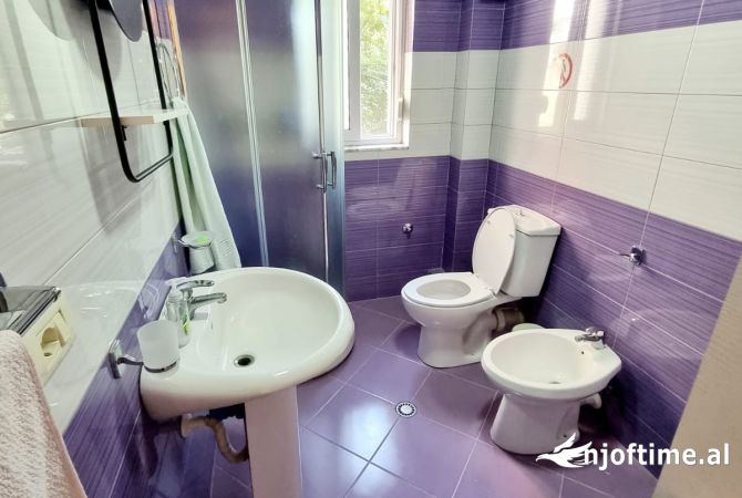 Shtepi ne shitje Apartament ne Tirane, 1+1, Mobilimi Bosh, pa mobiluar, Pagesa 200,000  Euro.