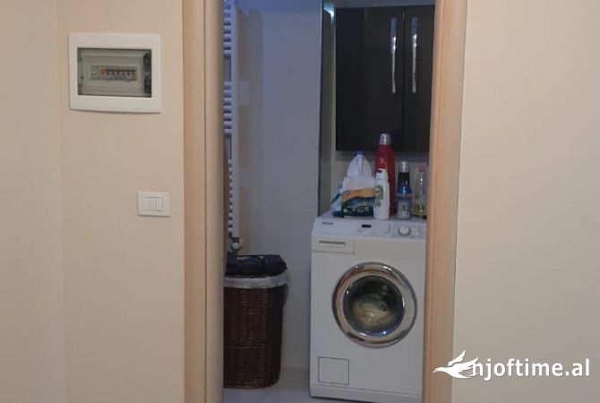 Shtepi me qera 1+1 ne Tirane - 55,000 Leke