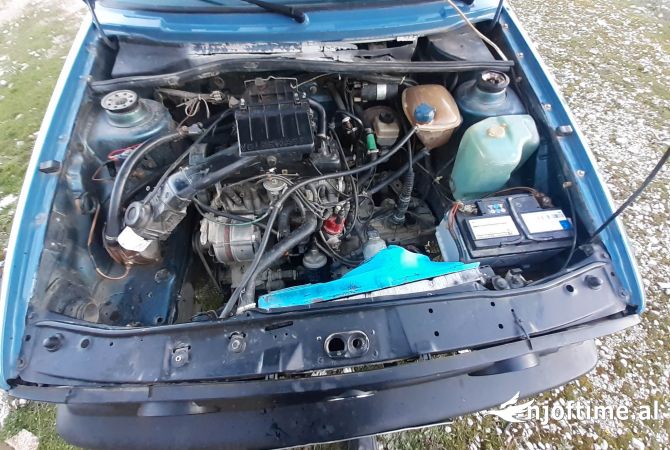 Makina ne shitje  ne Gjirokaster - 2,000 Euro