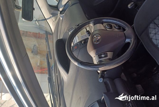 Makina ne shitje ne Tirane, Toyota, 2006 Diesel,Kambio Automatik Pagesa 4,800  Euro.