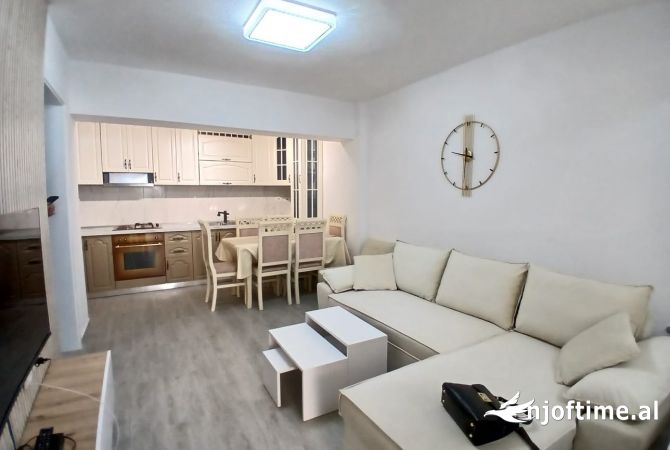 Shtepi me qera Apartament ne Tirane, 2+1, Mobilimi E mobiluar, Pagesa 600  Euro.