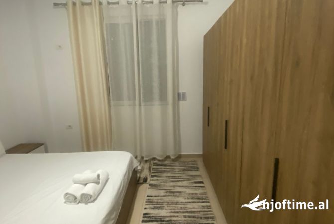 Shtepi me qera Apartament ne Tirane, 1+1, Mobilimi E mobiluar, Pagesa 500  Euro.